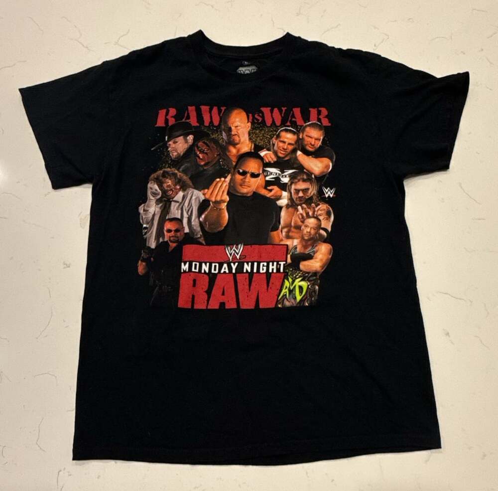 Ripple Junction WWE Monday Night Raw Size M Group Portrait T-Shirt